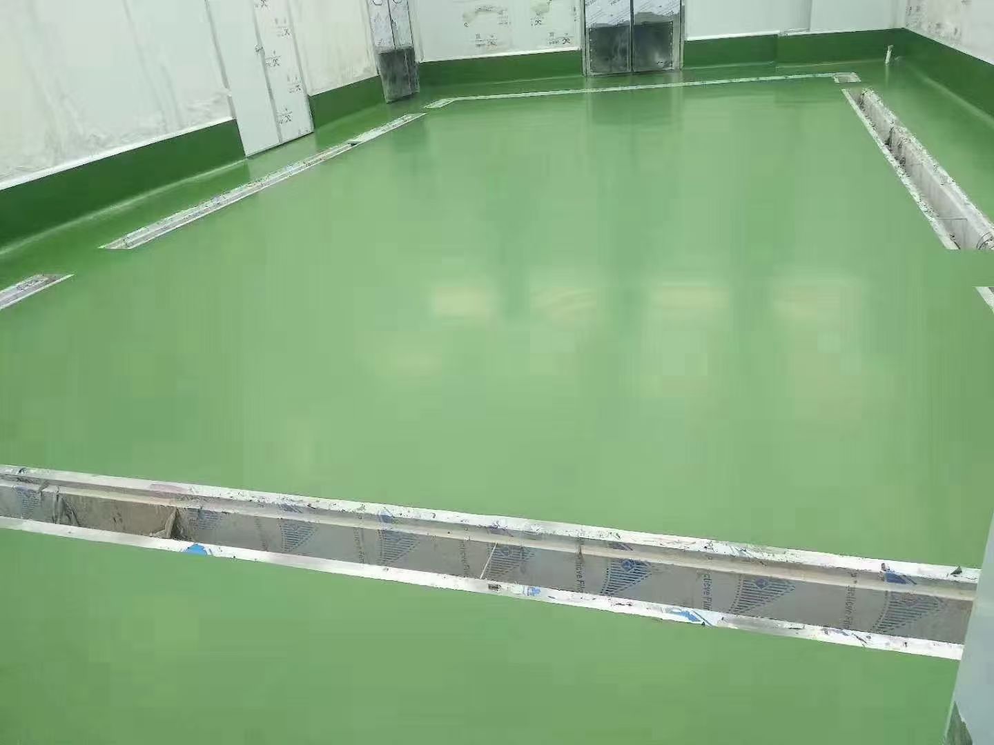 百年成诺地坪漆源头生产厂家，聚氨酯砂浆地坪漆