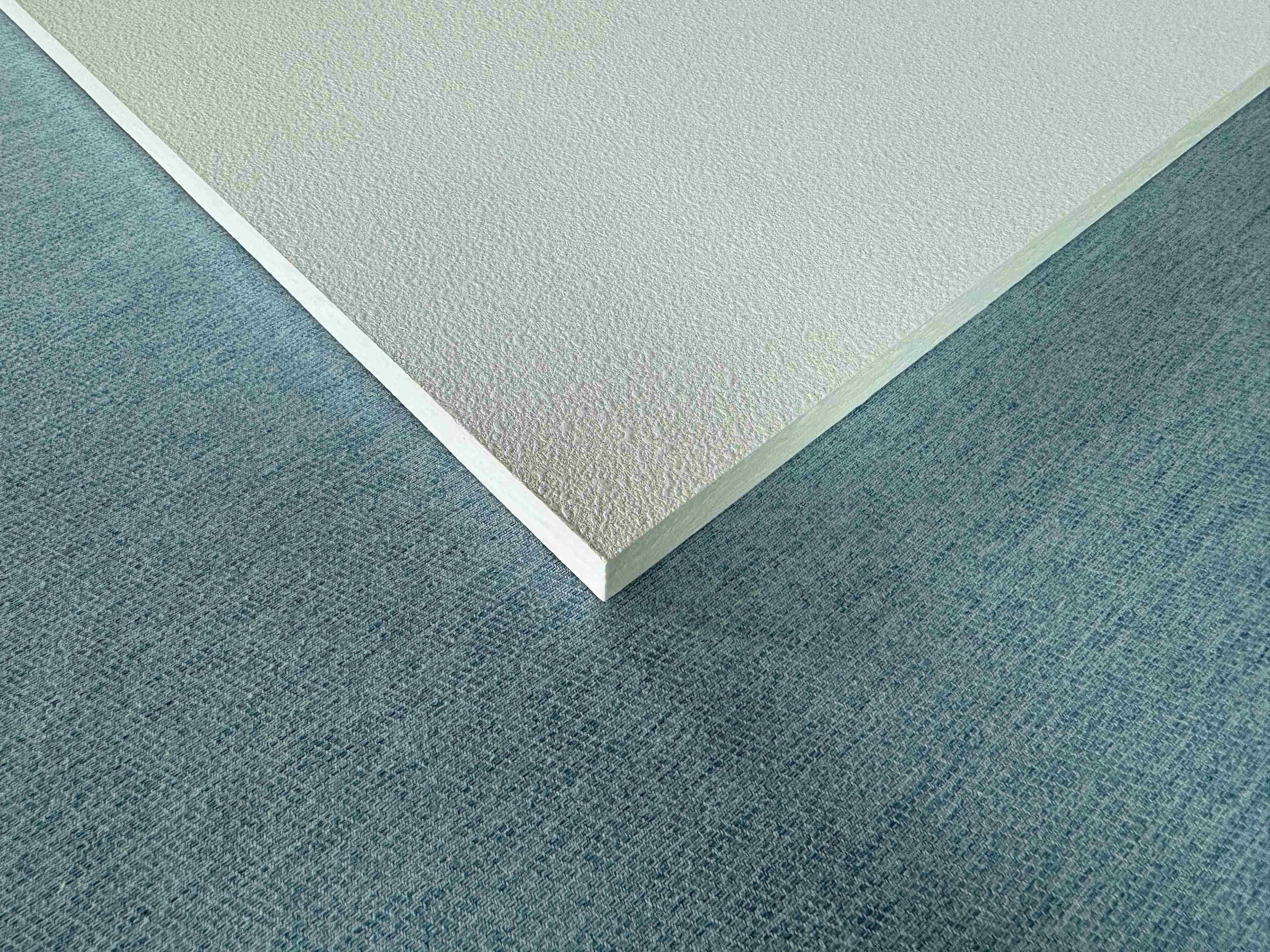 巖棉天花板取代礦棉板成公共建筑推薦，吸音防火防潮性能完勝礦棉板