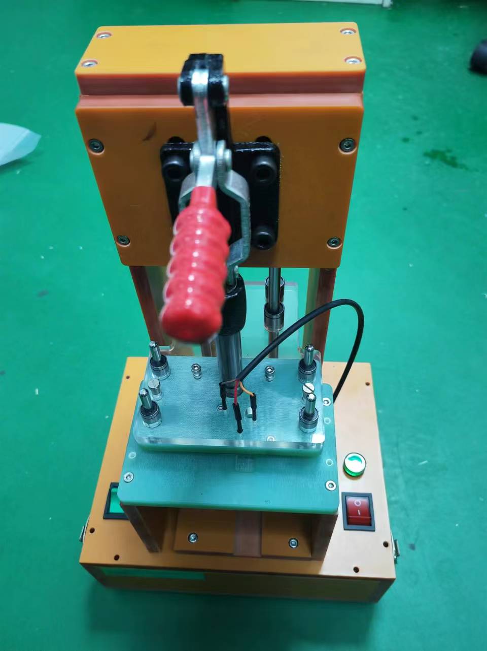 手動吸附壓合治具