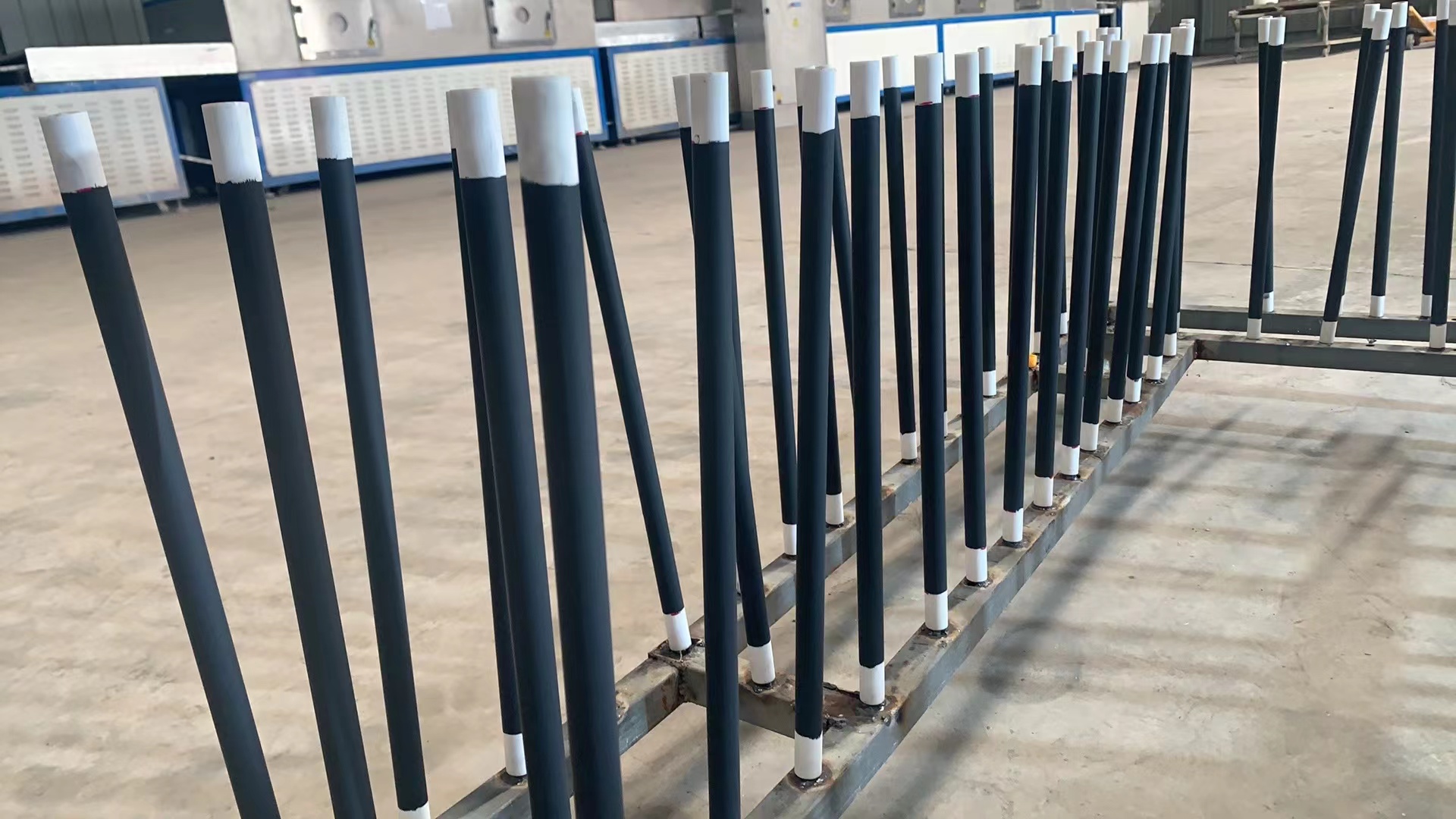 某客戶定制石墨烯膜發熱陶瓷管