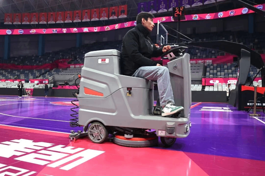 運動地板清潔|運動木地板清潔|美凱地板