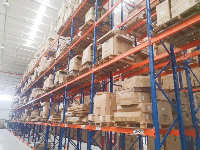 云南大型重型貨架價格對比 歡迎來電 江蘇國德倉儲設(shè)備制造供應(yīng)