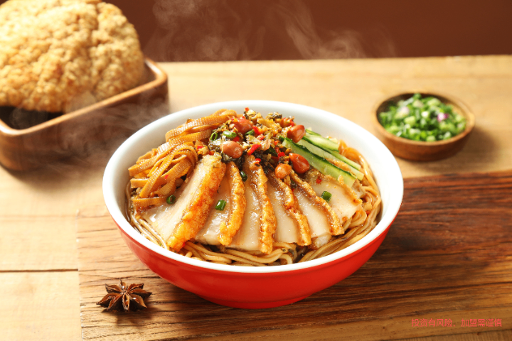 東莞南昌拌粉頭部品牌加盟數(shù)量 柒粉田拌粉王供應(yīng)