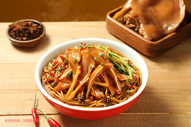 東莞米粉品牌加盟服務商 柒粉田拌粉王供應