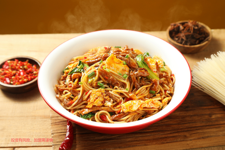 東莞江西米粉品牌加盟服務(wù)商 柒粉田拌粉王供應(yīng);