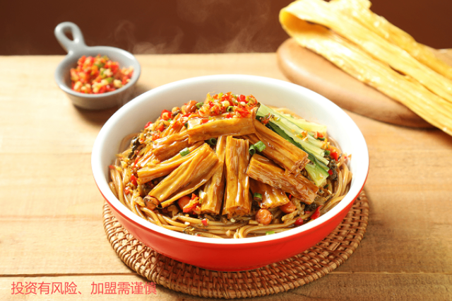 東莞江西米粉頭部品牌加盟流程 柒粉田拌粉王供應(yīng)