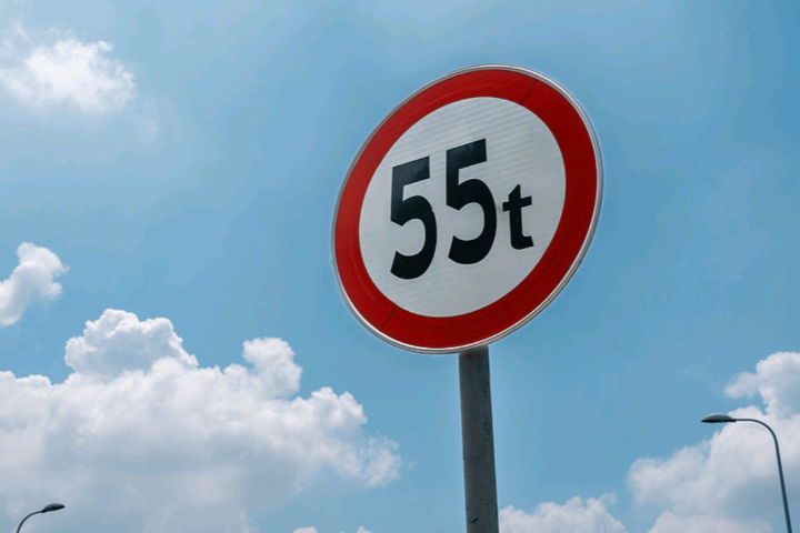 半透主動發光交通標志牌,交通標志牌