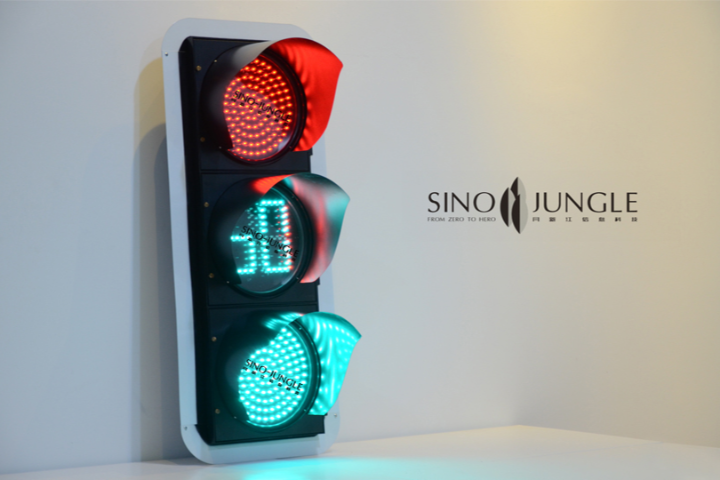 四川可移動(dòng)便攜式交通信號(hào)燈維修更換 服務(wù)為先 賽諾交科智能交通技術(shù)供應(yīng)