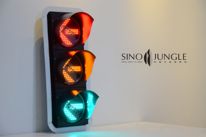 昆明太陽能無線遙控交通信號燈批發(fā)選哪家