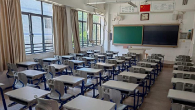 湖北校園同款課桌椅教育裝備購置 信息推薦 中山市歐曼教育裝備供應(yīng)