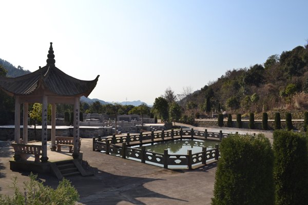 芝山公墓