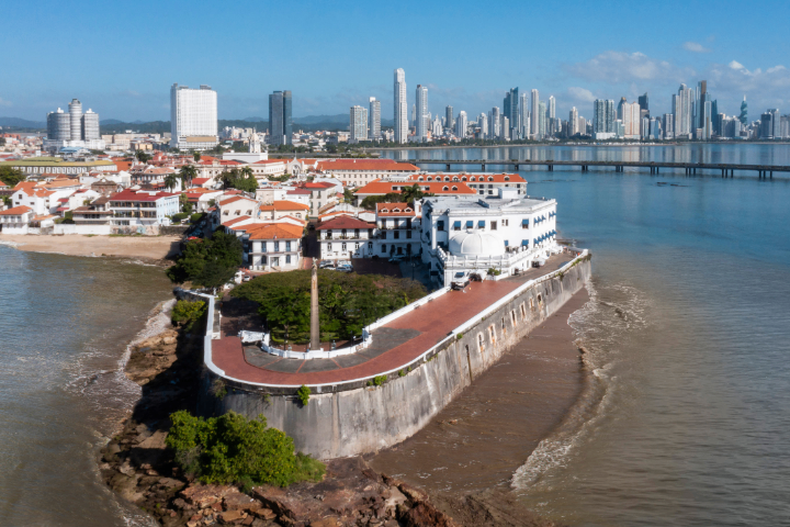 美国购房移民签证 深圳市美加时代移民顾问供应;