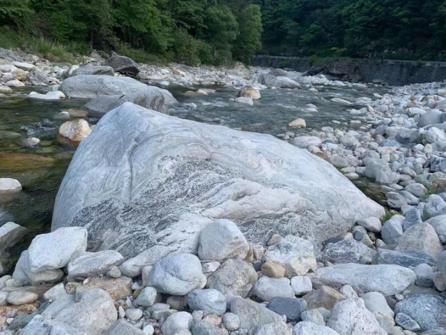 西安廠家直銷秦嶺石推薦 服務(wù)為先 陜西金盆石業(yè)供應(yīng)