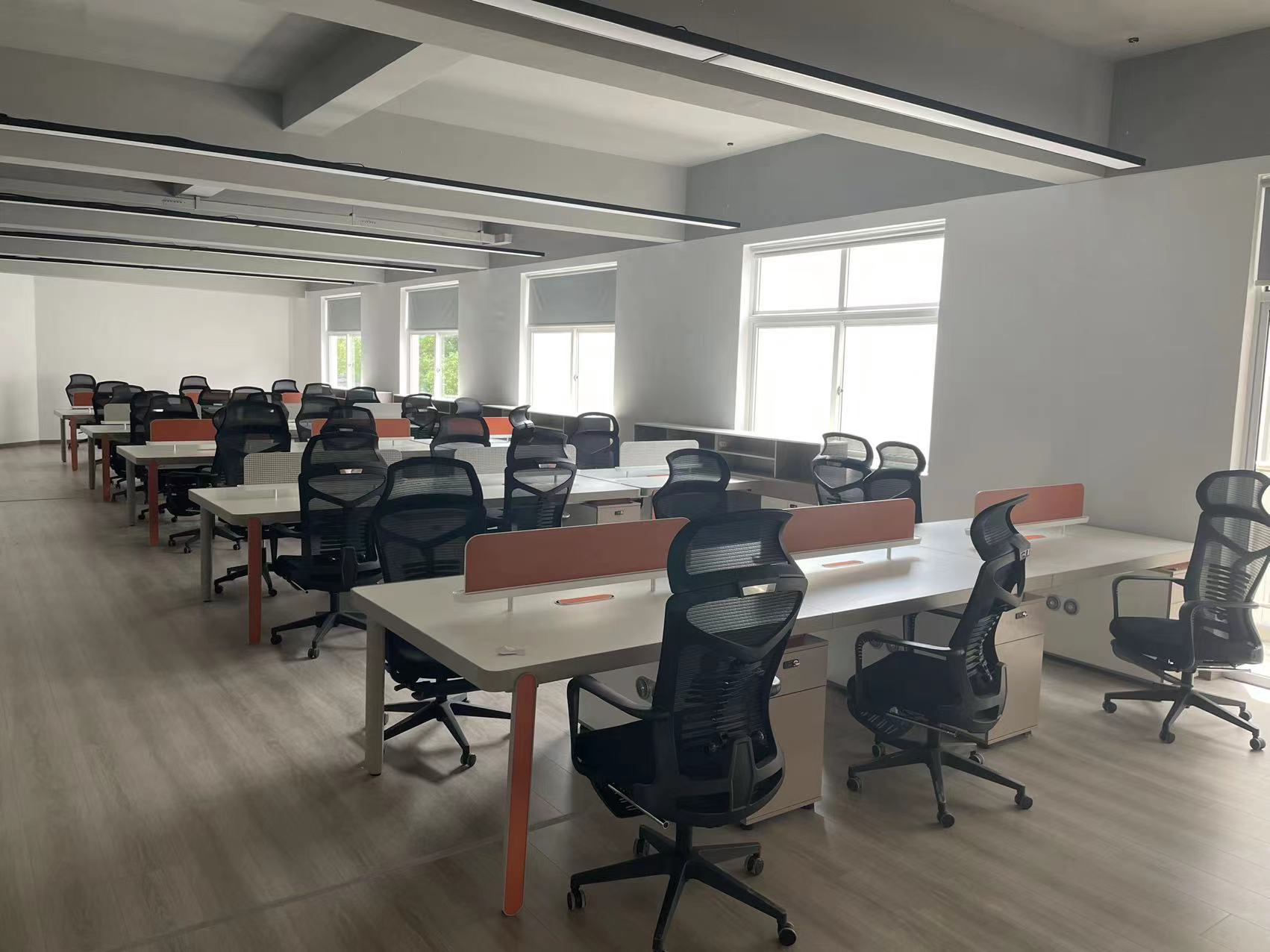 攜手共創高效與活力并存的辦公空間——寧波佰森家具有限公司與寧波致微科技有限公司的愉快合作之旅