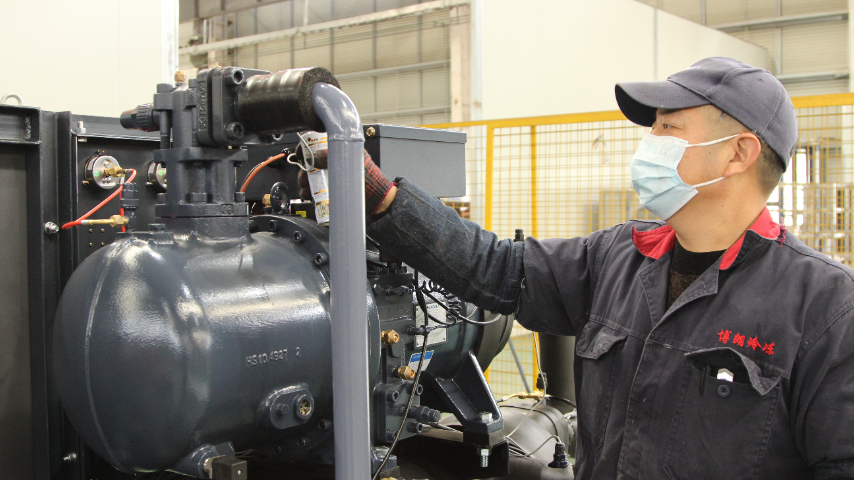 半封閉式冷水機(jī)制造價格 誠信為本 江蘇博朗環(huán)境科技供應(yīng)