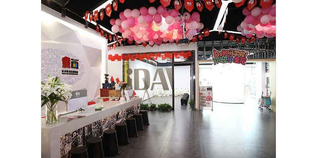 探索色彩與線條的奇妙世界：杭州童畫少兒藝術(shù)拓展學(xué)段課程探索