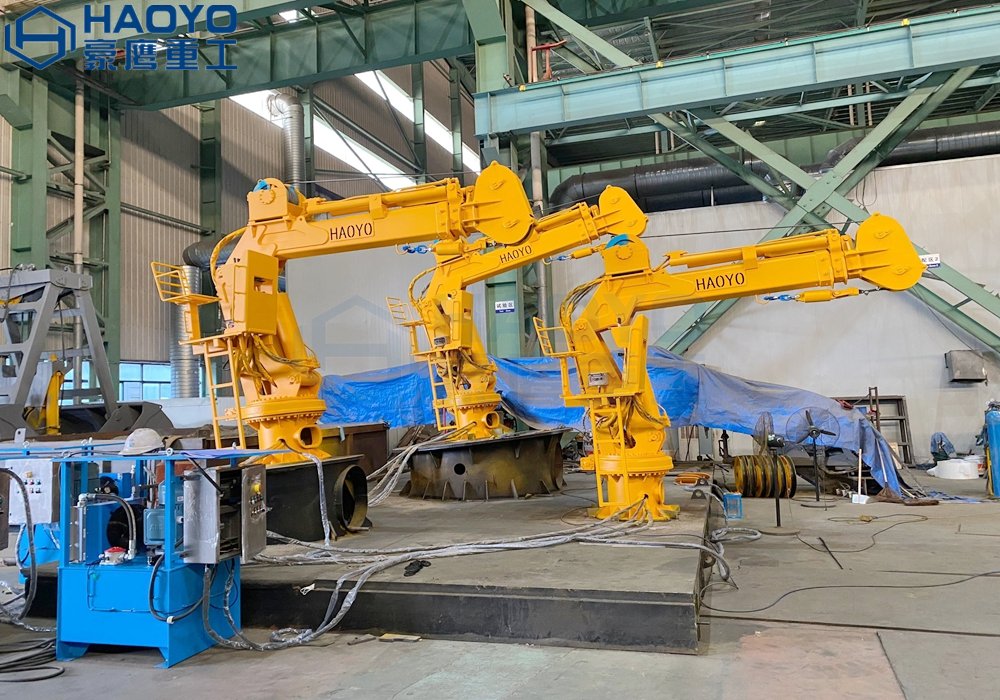 7T8M直臂伸縮船用吊機(jī)