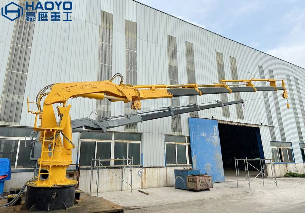 1.2T14M折疊船用起重機