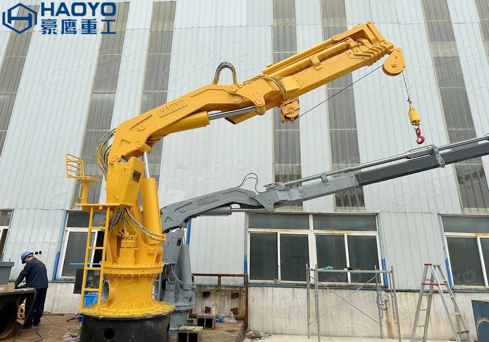 1.2T 14.4M折疊吊機(jī)順利完工
