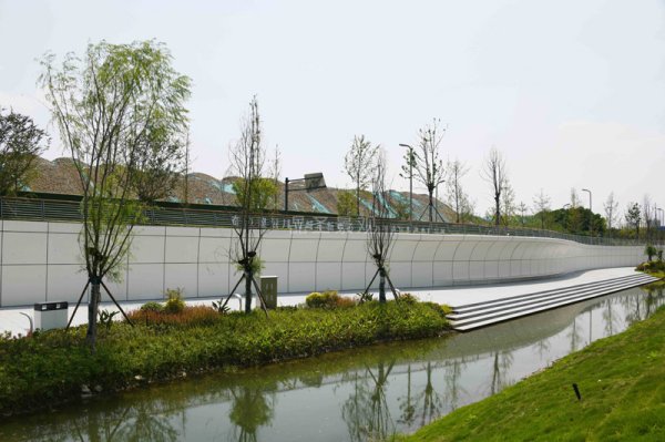 四川眉山市藝術中心河岸景墻