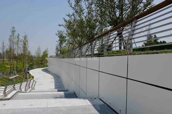 四川眉山市藝術中心河岸景墻