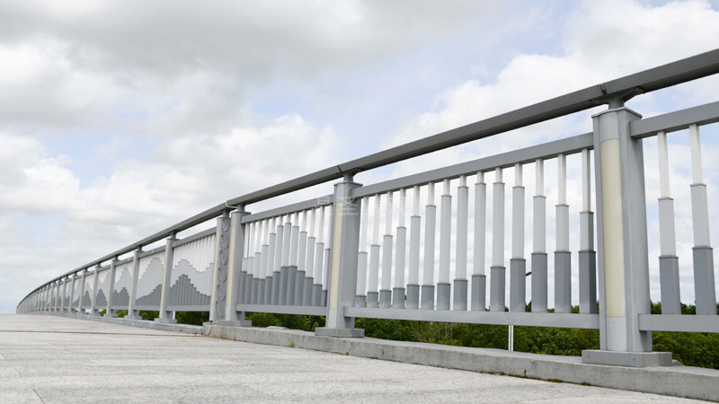 為城市景觀(guān)構(gòu)造心中的美景（二十一）---跨線(xiàn)橋梁的景觀(guān)護(hù)欄