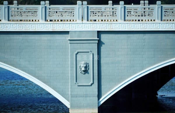 浙江義烏市科教西路橋梁裝飾工程