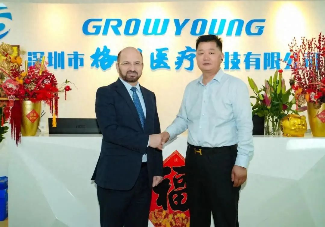 中巴友誼開新花 一帶一路結(jié)碩果