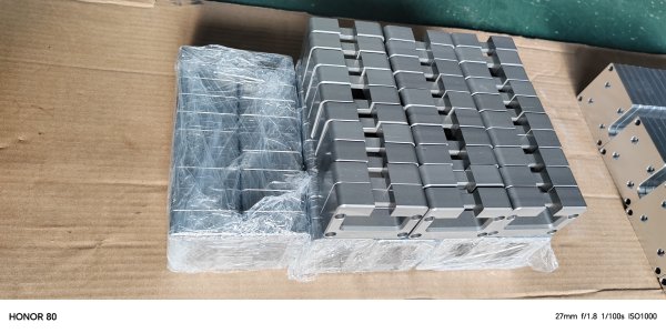 RIVIAN托盘接插件固定块-LY12硬质阳极氧化