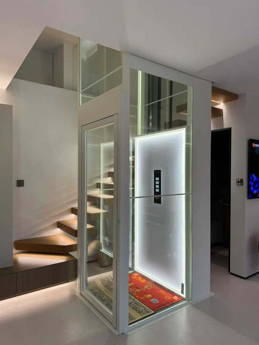 天津白色3層站4面觀光電梯案例