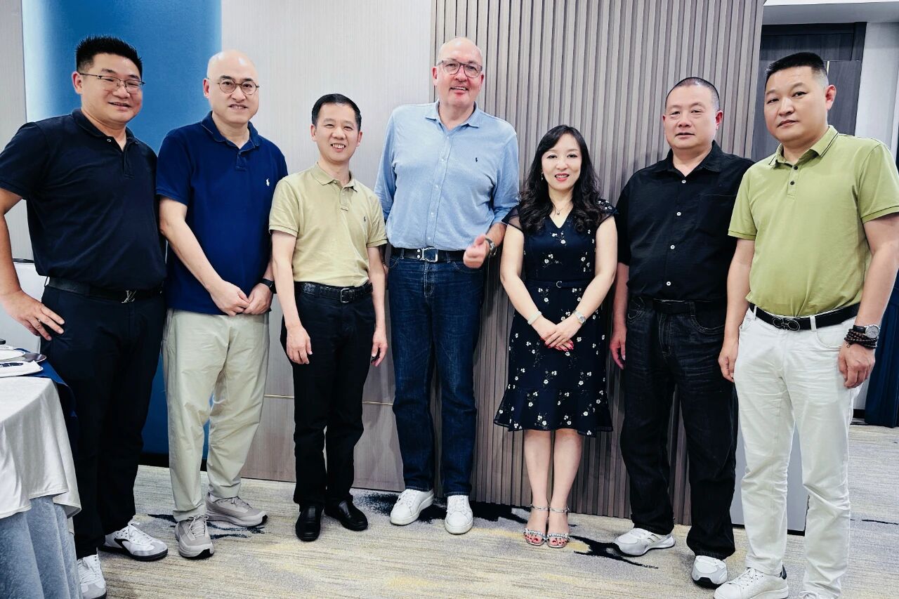 中德智慧碰撞！佐嵐門窗COO馬莉女士對話絲吉利婭德國總部高管，共話門窗行業(yè)新未來