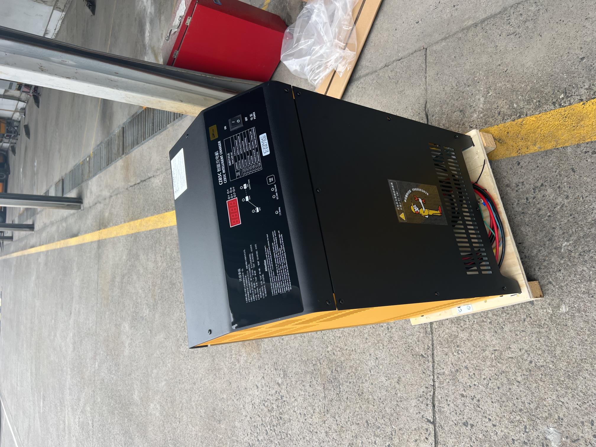 CZB5C-E48/50智能充電機(jī) 48V 50A 充電器