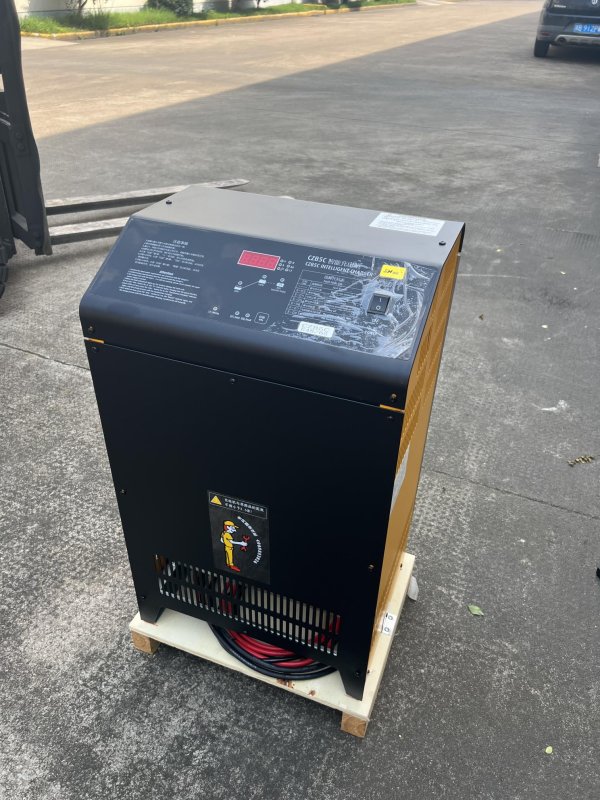 CZB5C-E48/65智能充電機 380V 65A 充電器