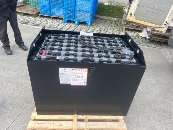 杭叉CPD30J系列叉車(chē)蓄電池 40-5PZB500 80V 500AH 鉛酸電池組