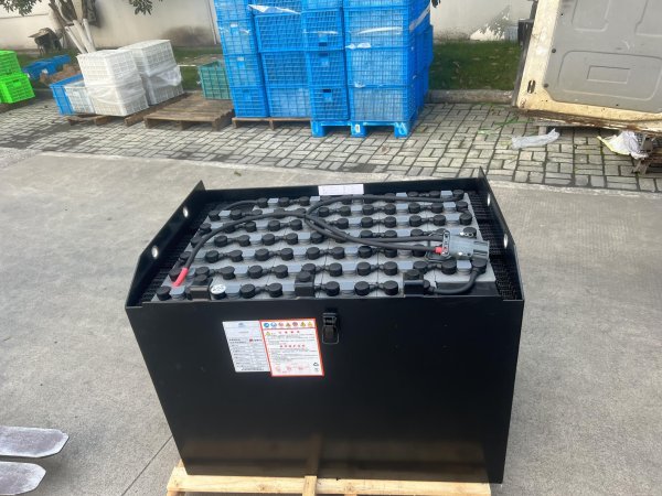 杭叉CPD30J系列叉車(chē)蓄電池 40-5PZB500 80V 500AH 鉛酸電池組