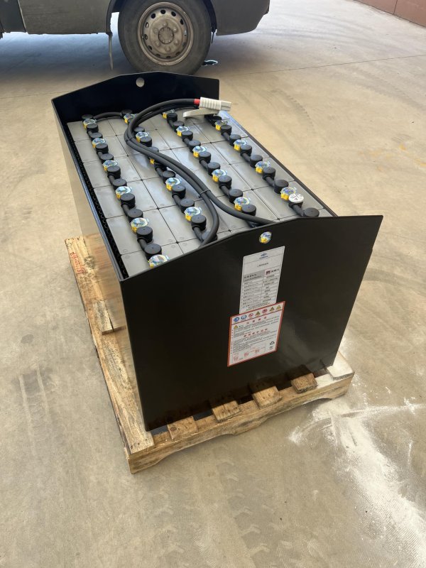 豐田7FBE20叉車蓄電池 24-8PZB560 48V 560AH 適配豐田2噸3支點(diǎn)電動(dòng)叉車