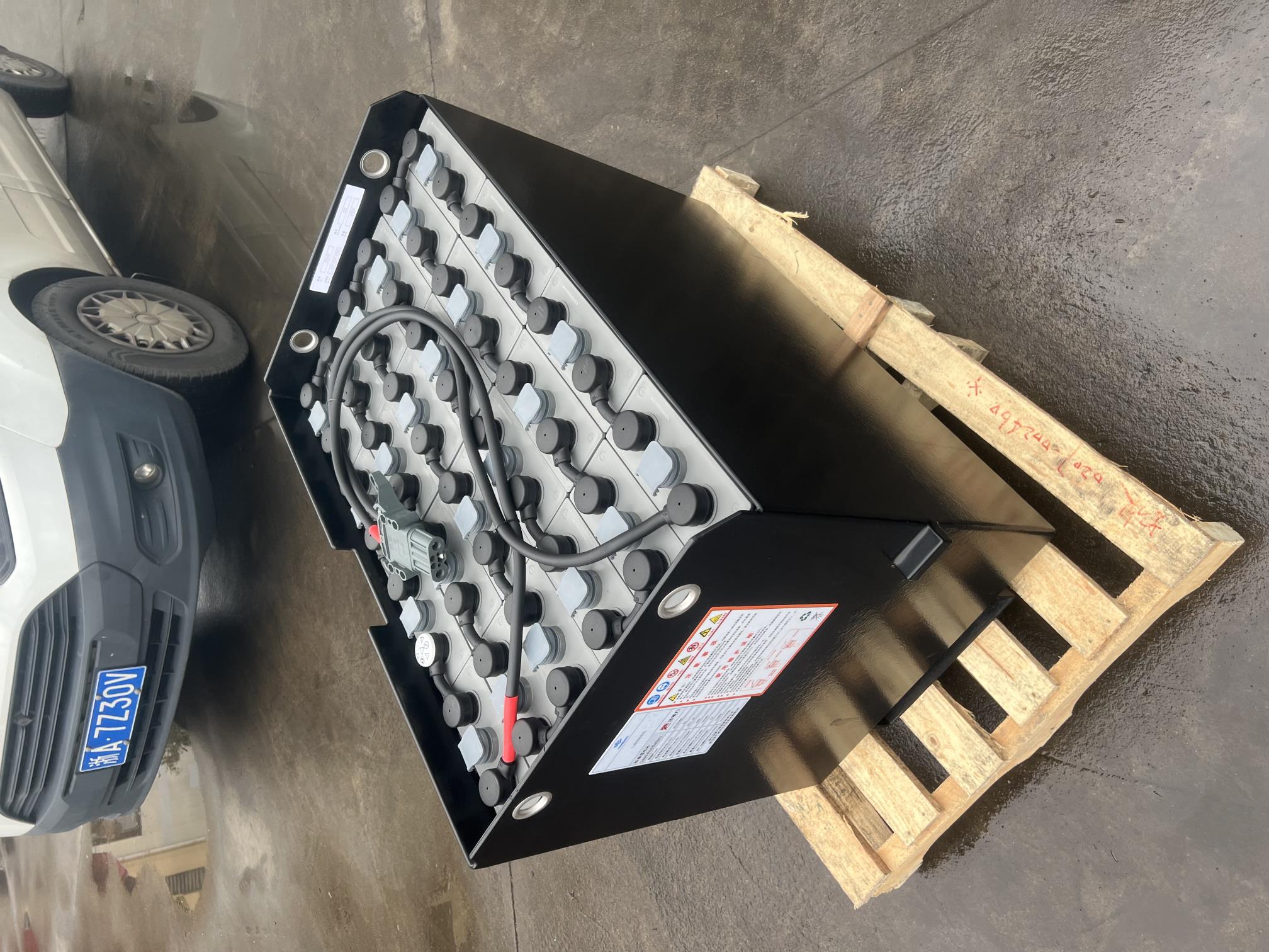 杭叉1.3噸3支點(diǎn)叉車(chē)蓄電池 24-4PZS460 48V 460AH 杭州叉車(chē)電瓶組