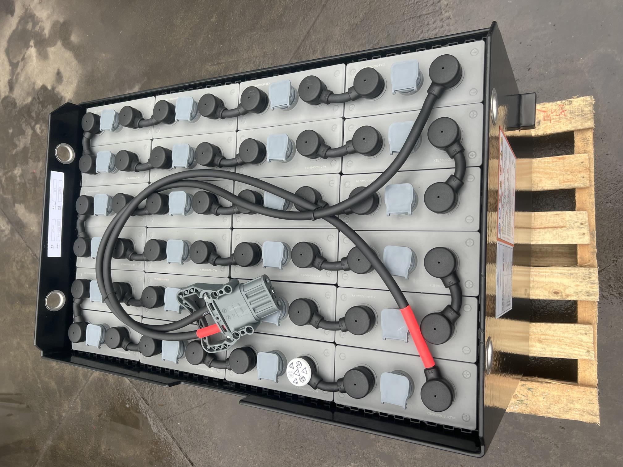 杭叉1.3噸3支點(diǎn)叉車(chē)蓄電池 24-4PZS460 48V 460AH 杭州叉車(chē)電瓶組