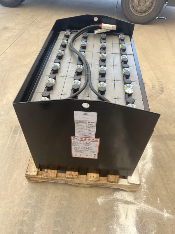 豐田7FBE20叉車蓄電池 24-8PZB560 48V 560AH 適配豐田2噸3支點(diǎn)電動(dòng)叉車