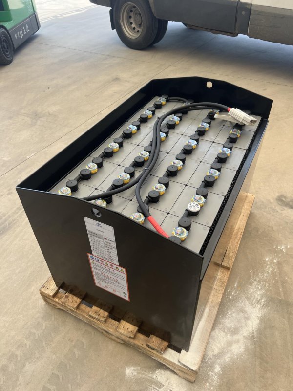 豐田7FBE20叉車蓄電池 24-8PZB560 48V 560AH 適配豐田2噸3支點(diǎn)電動(dòng)叉車