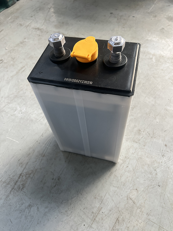 牽引用鉛酸蓄電池 D-250B 2V 250AH 適用于平板車(chē) 軌道車(chē) 牽引車(chē)