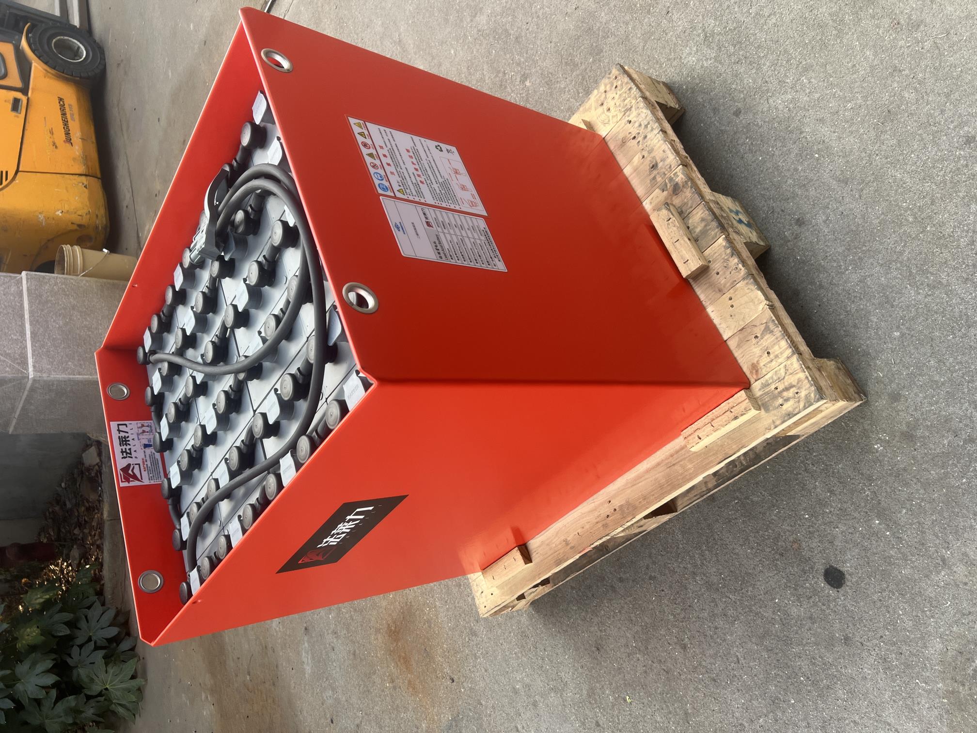 林德叉車(chē) E20 鉛酸蓄電池 24-5PZS700 48V 700AH  林德電動(dòng)叉車(chē)進(jìn)口電瓶