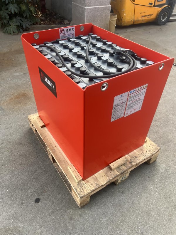 林德叉車(chē) E20 鉛酸蓄電池 24-5PZS700 48V 700AH  林德電動(dòng)叉車(chē)進(jìn)口電瓶