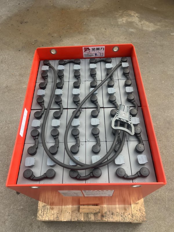 林德叉車(chē) E20 鉛酸蓄電池 24-5PZS700 48V 700AH  林德電動(dòng)叉車(chē)進(jìn)口電瓶