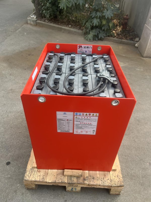 林德叉車(chē) E20 鉛酸蓄電池 24-5PZS700 48V 700AH  林德電動(dòng)叉車(chē)進(jìn)口電瓶