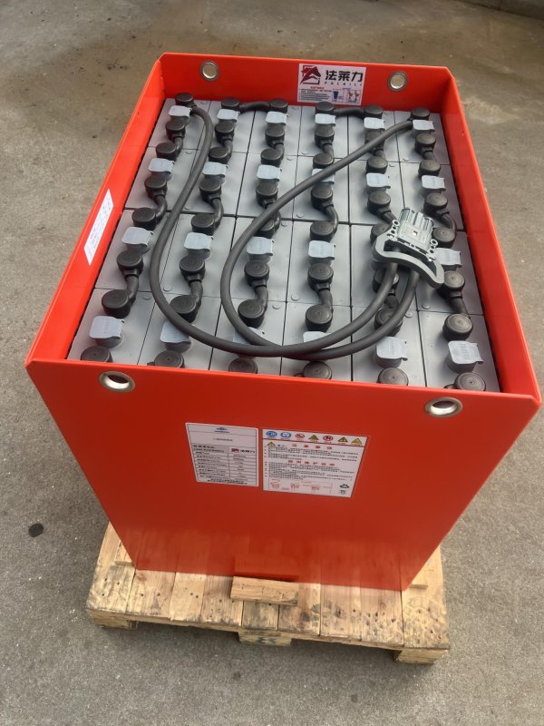 林德叉車(chē) E20 鉛酸蓄電池 24-5PZS700 48V 700AH  林德電動(dòng)叉車(chē)進(jìn)口電瓶
