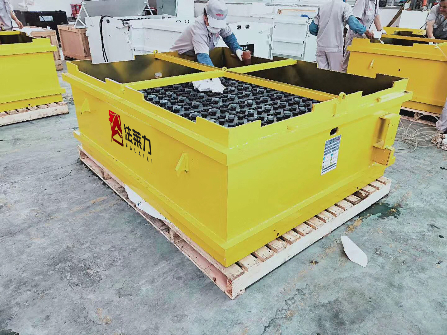 四方機(jī)車 100噸 鉛酸蓄電池 6PZB600 84 PCS 168V 600AH