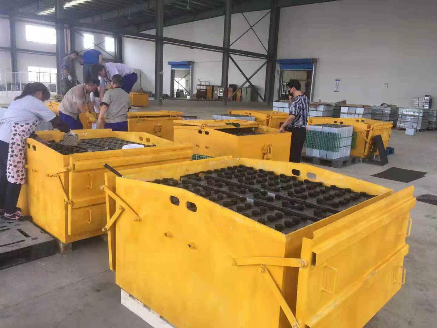 四方機(jī)車 100噸 鉛酸蓄電池 6PZB600 84 PCS 168V 600AH