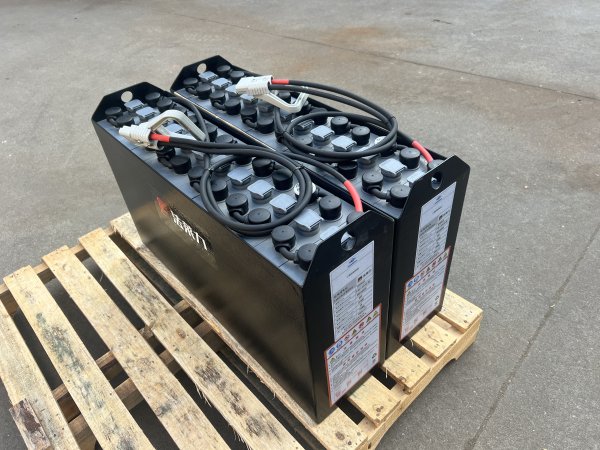臺(tái)勵(lì)福電動(dòng)堆高車堆垛車蓄電池組 12-3PZS210 24V 210AH