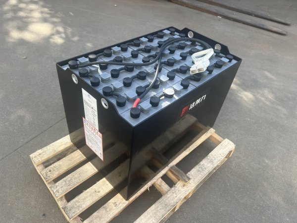 山東中叉電動(dòng)叉車(chē)鉛酸蓄電池組 24-4PZS400 48V 400AH